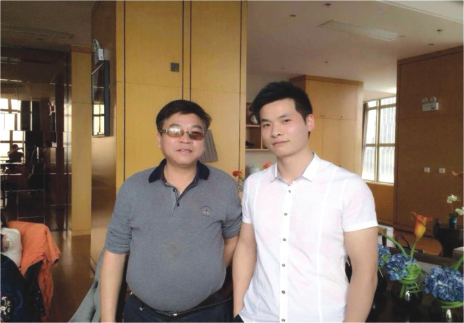 学校领导看望在深圳航空公司就业的陈啸	(空少) 